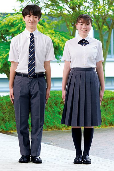 須磨学園高校の制服夏